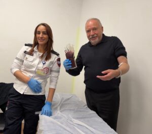 ליברמן תורם דם